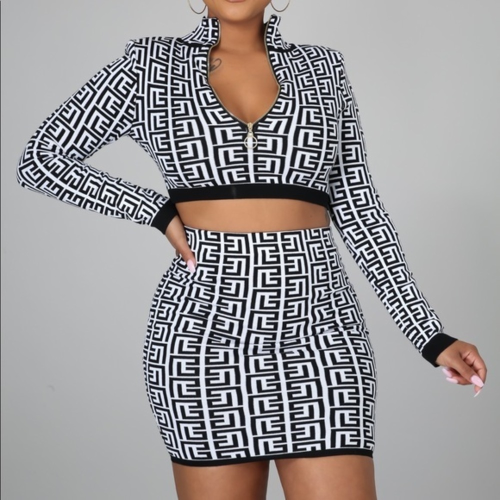 Crop Top Set - Picture 4 of 10